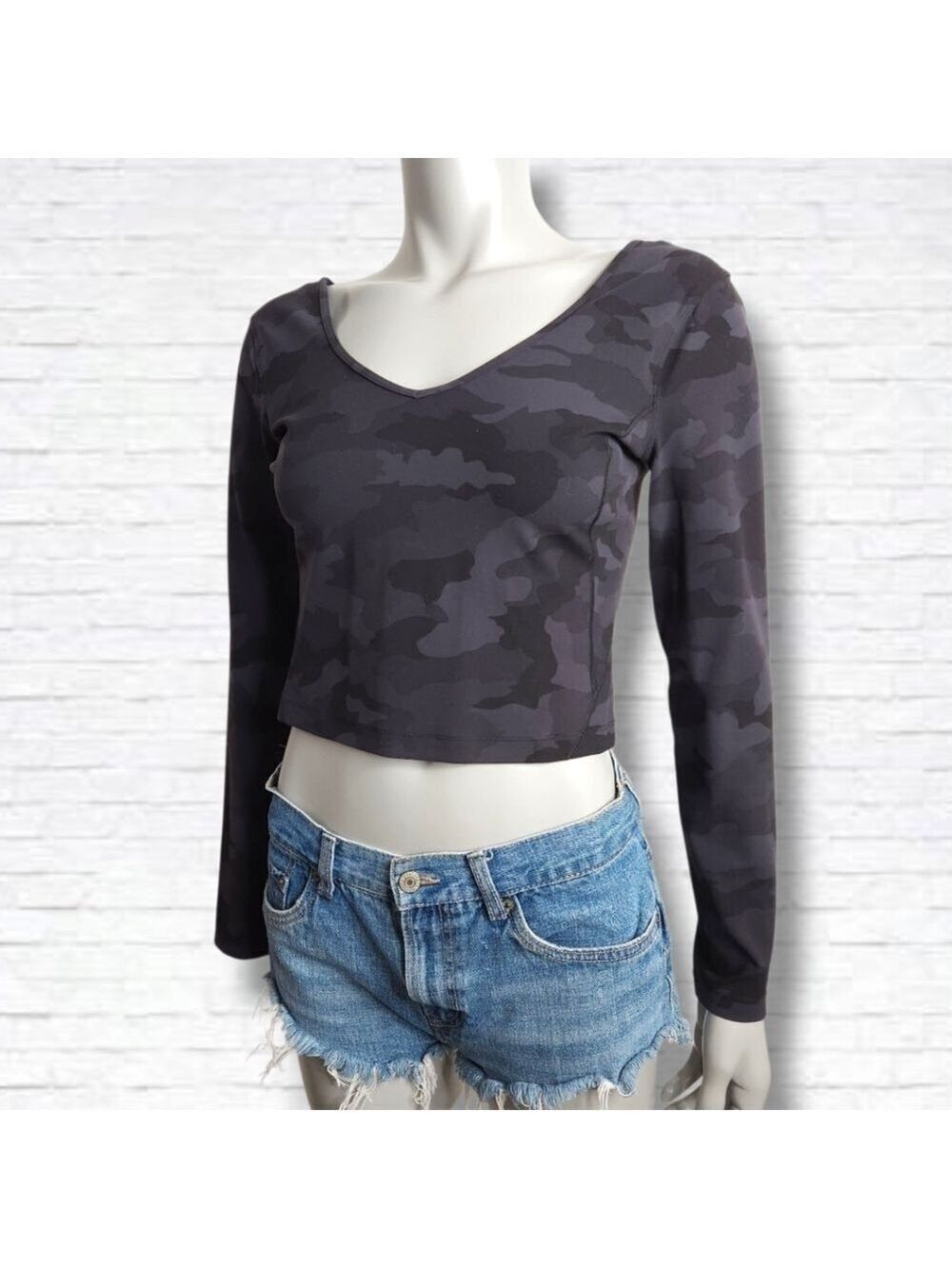 Lululemon Align Long Sleeve Shirt Crop Top Heritage Camo Size 8 NWOT